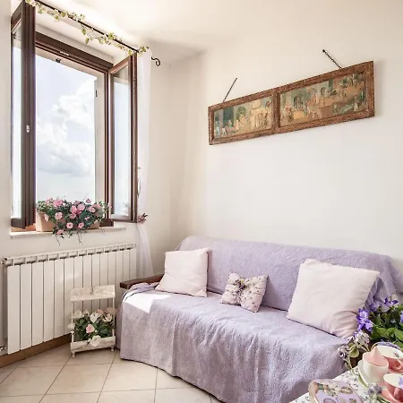 Graceful In With A View Apartment *