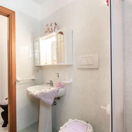 Graceful In With A View Apartment *