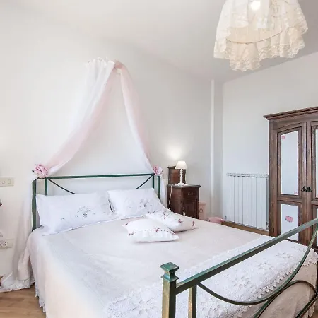 Graceful In With A View Apartment Assisi